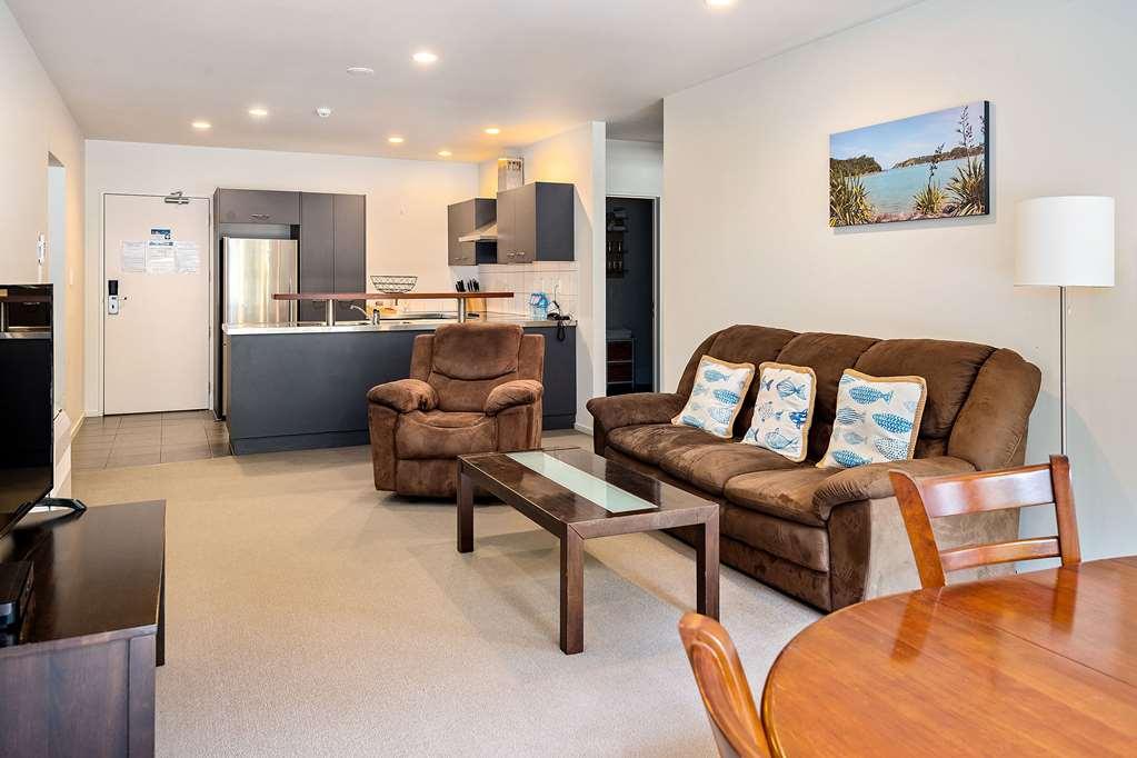 Quality Hotel Oceans Tutukaka Room photo